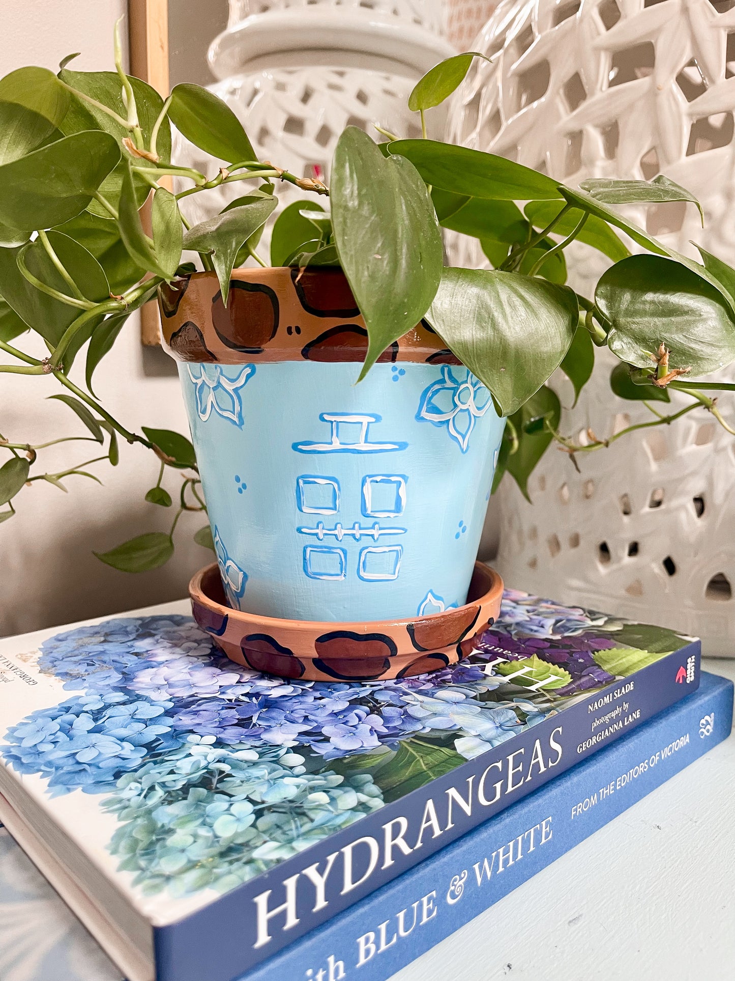 hand-painted chinoiserie & leopard rim flower pot