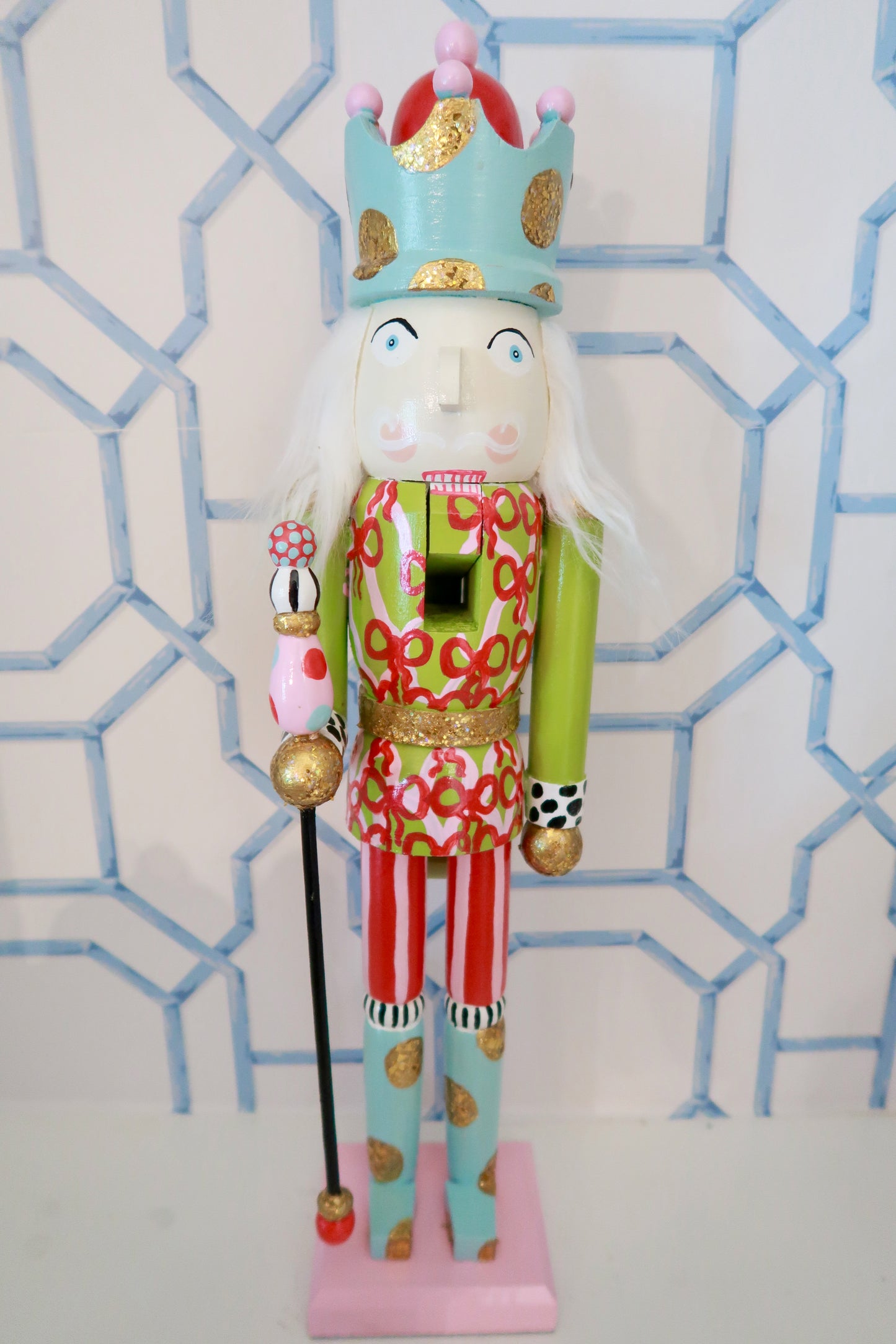 very merry majesty nutcrackers