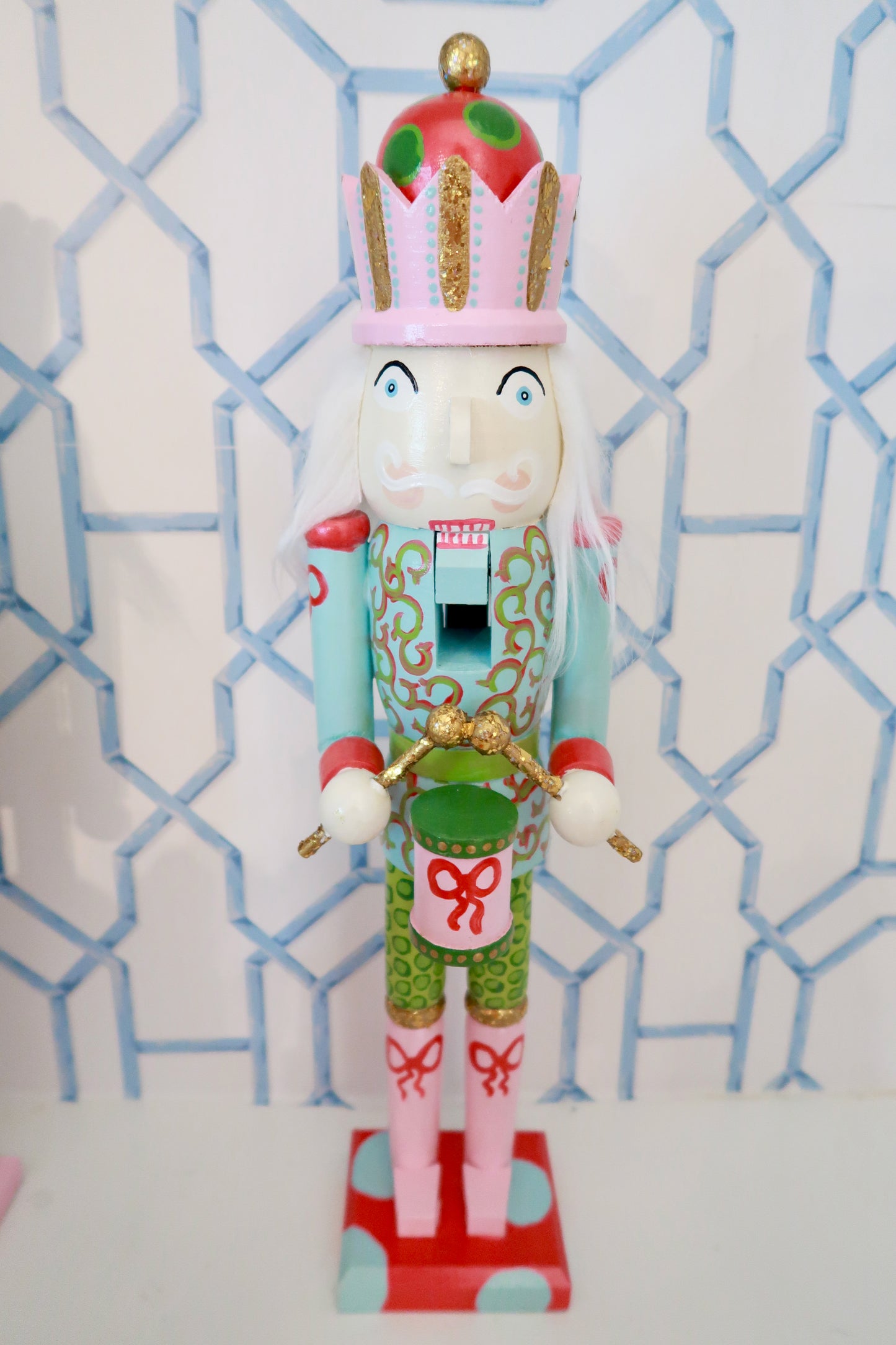 very merry majesty nutcrackers