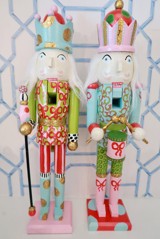 very merry majesty nutcrackers